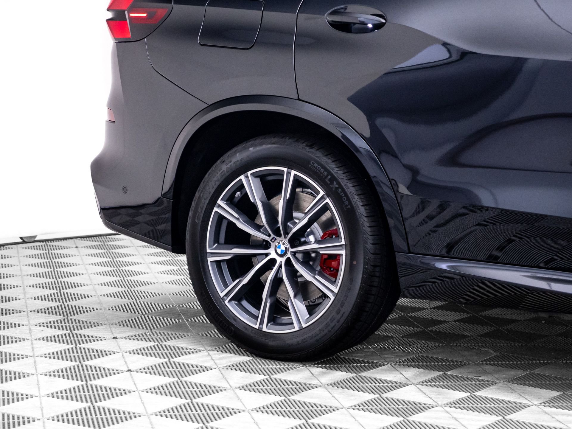 New 2026 Black Sapphire Metallic BMW xDrive50e image 36