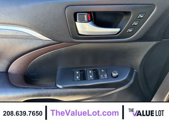 Used 2017  Toyota Limited Platinum image 25