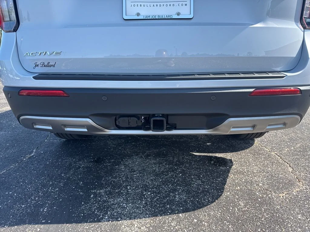 New 2026 Space White Metallic Ford Active image 7