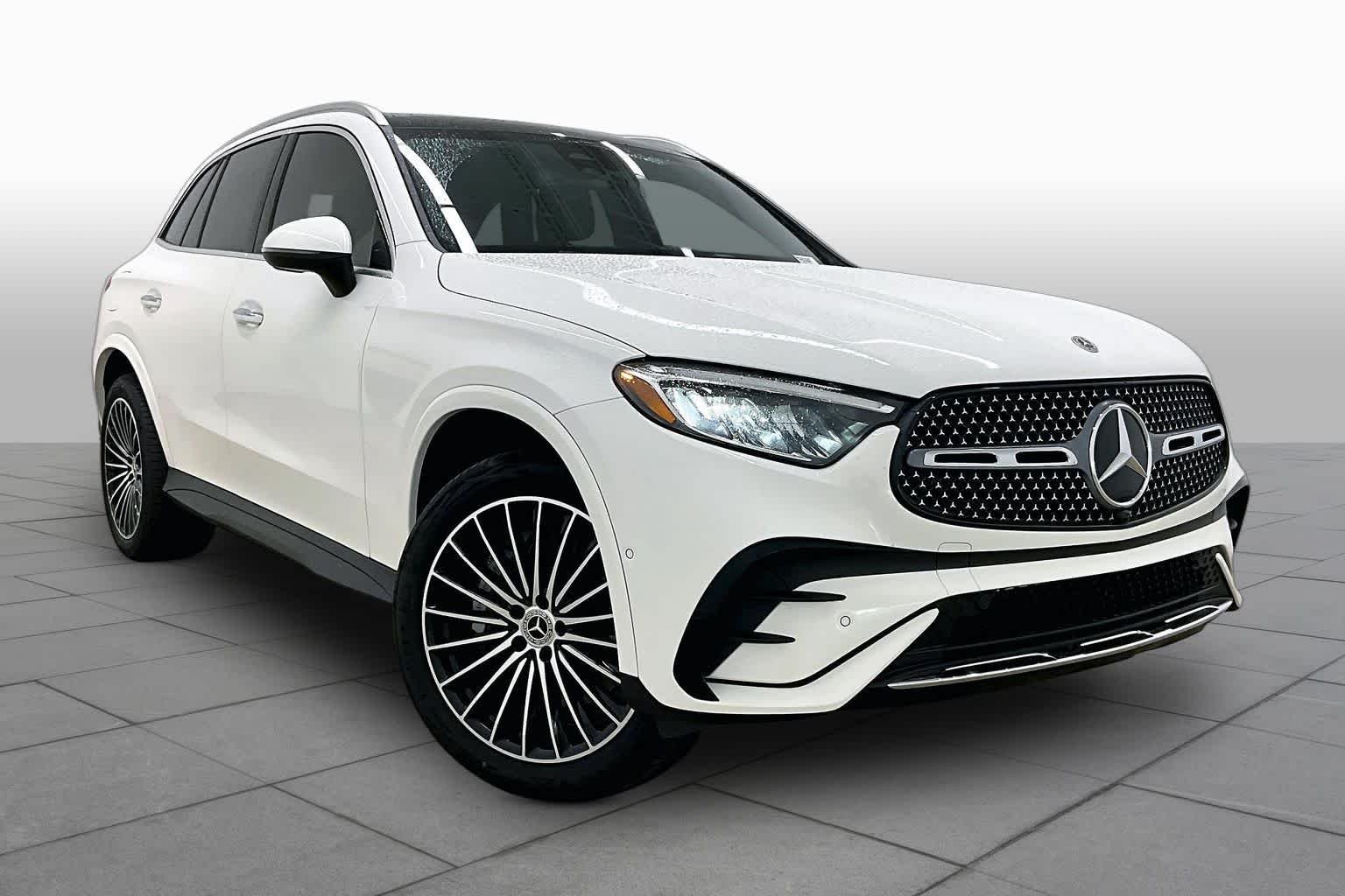 New 2026 Polar White Mercedes-Benz GLC 300 image 2
