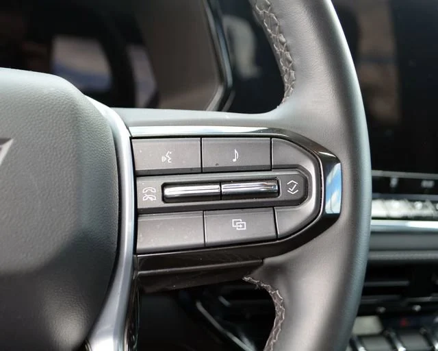 2024 Chevrolet Colorado LT - Photo 16