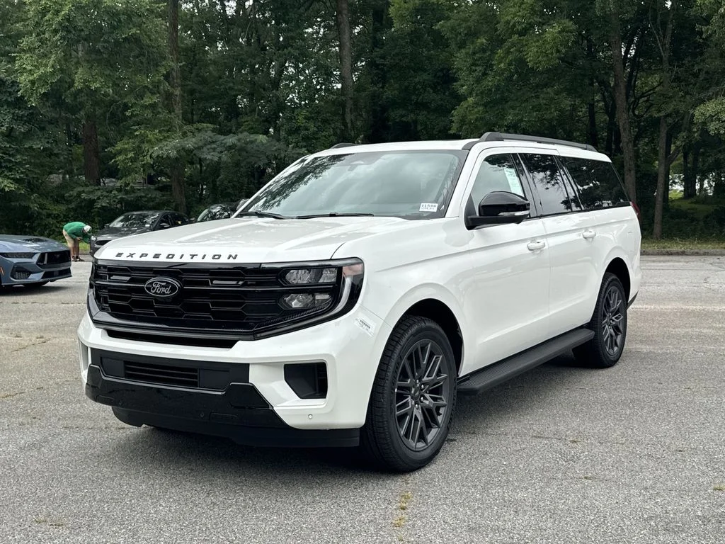New 2026 White Ford Platinum image 3