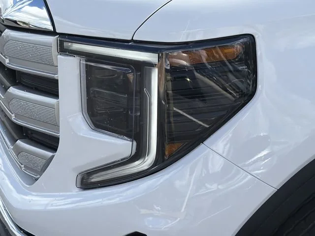 New 2026 Summit White GMC SLE image 9