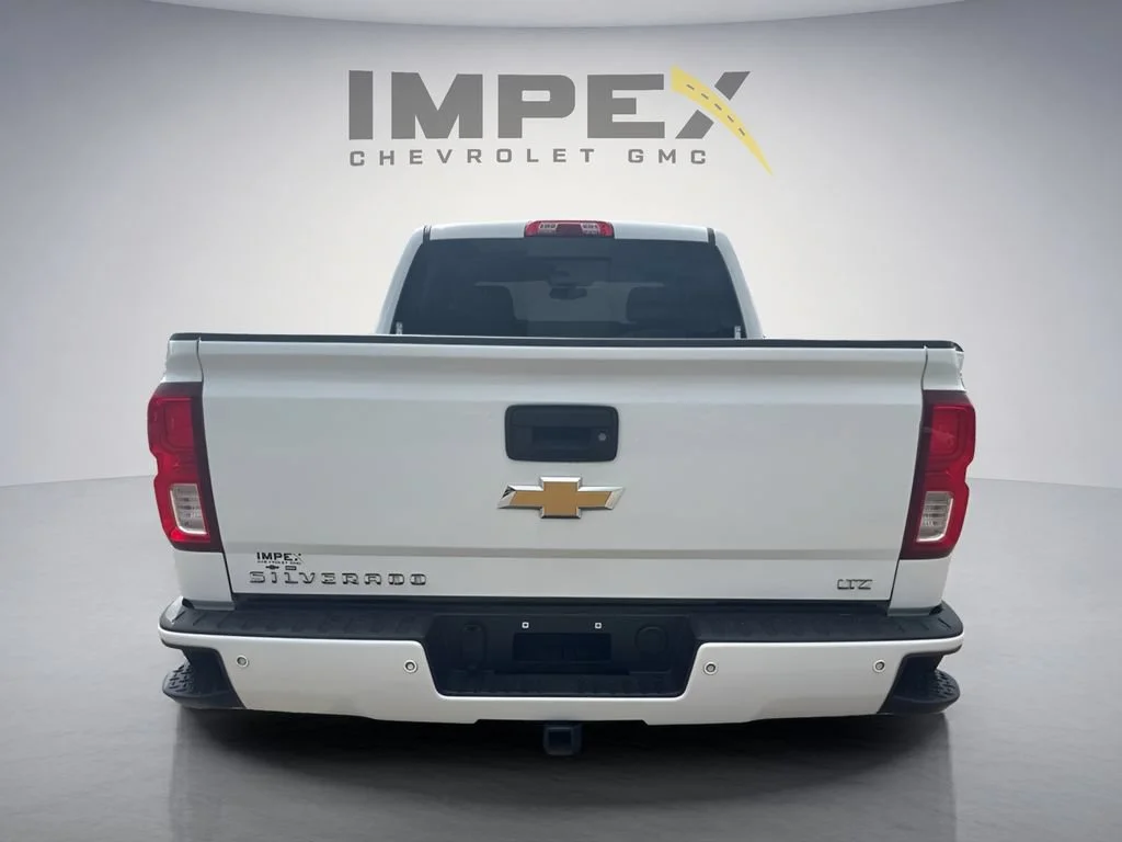 Used 2018 SUMMIT WHITE Chevrolet LTZ image 4