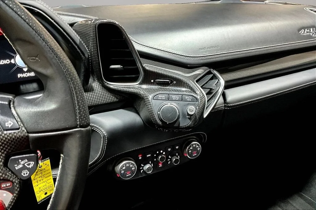 Used 2015 Grigio Silverstone Ferrari  image 10