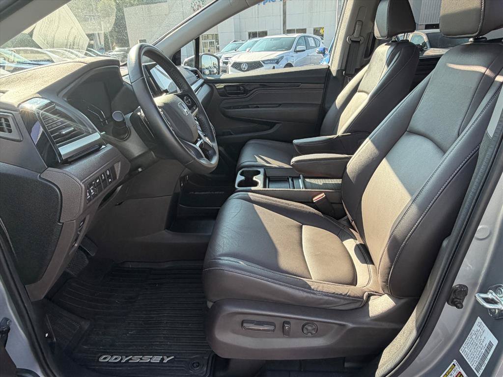 Used 2024 Lunar Silver Metallic Honda TOURING image 38