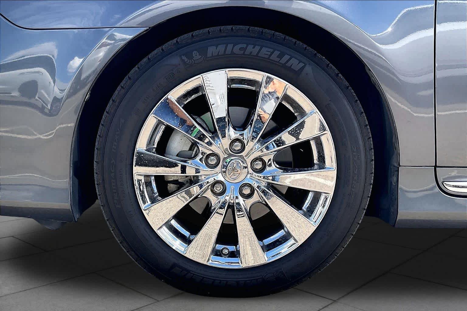 Used 2012 Magnetic Gray Metallic Toyota Limited image 9