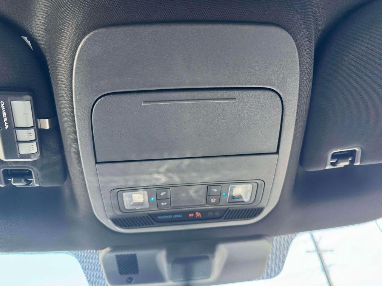 Used 2023 CARBONIZED GRAY METALLIC Ford XL image 32