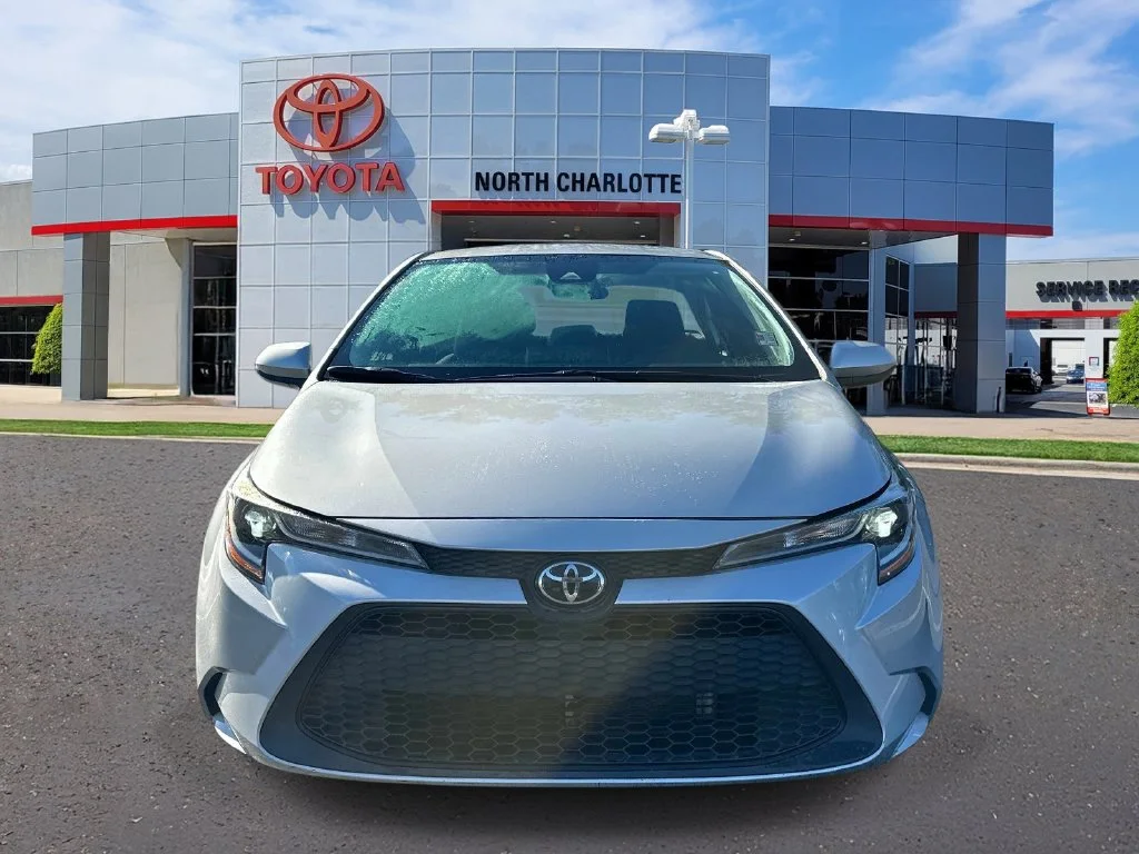 Used 2021 Toyota Corolla LE with VIN 5YFEPMAE8MP214281 for sale in Huntersville, NC