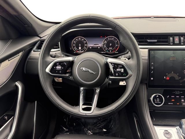 Certified Used 2024  Jaguar P250 R-Dynamic S image 13