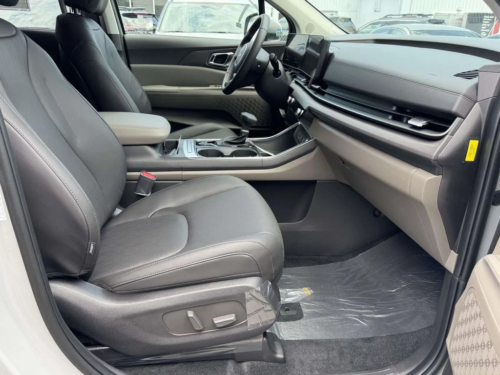 New 2026 White Kia EX image 16