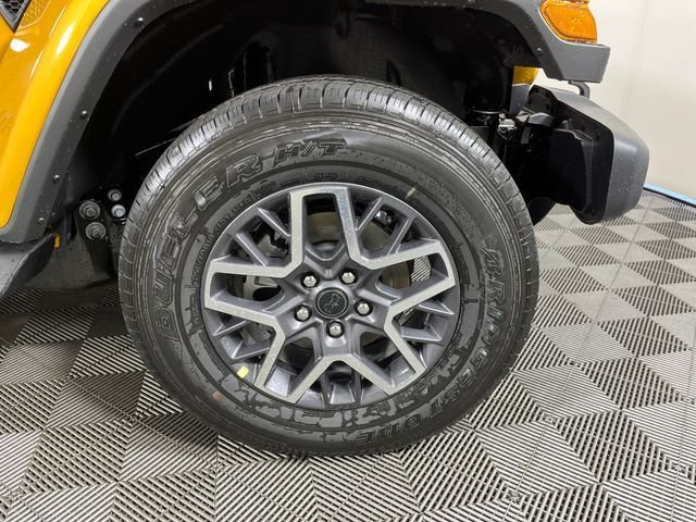 New 2026 Goldilocks Exterior Paint Jeep Sahara image 5
