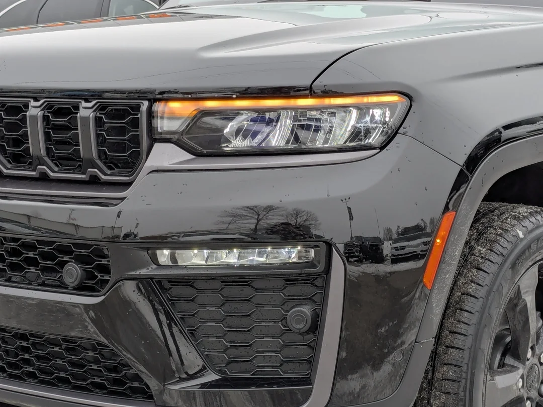 New 2026 Black Jeep Limited - - 4x4 - Panoramic Sunroof - Limited Altitude Pack - 20 Gloss Black Wheels & More! image 12