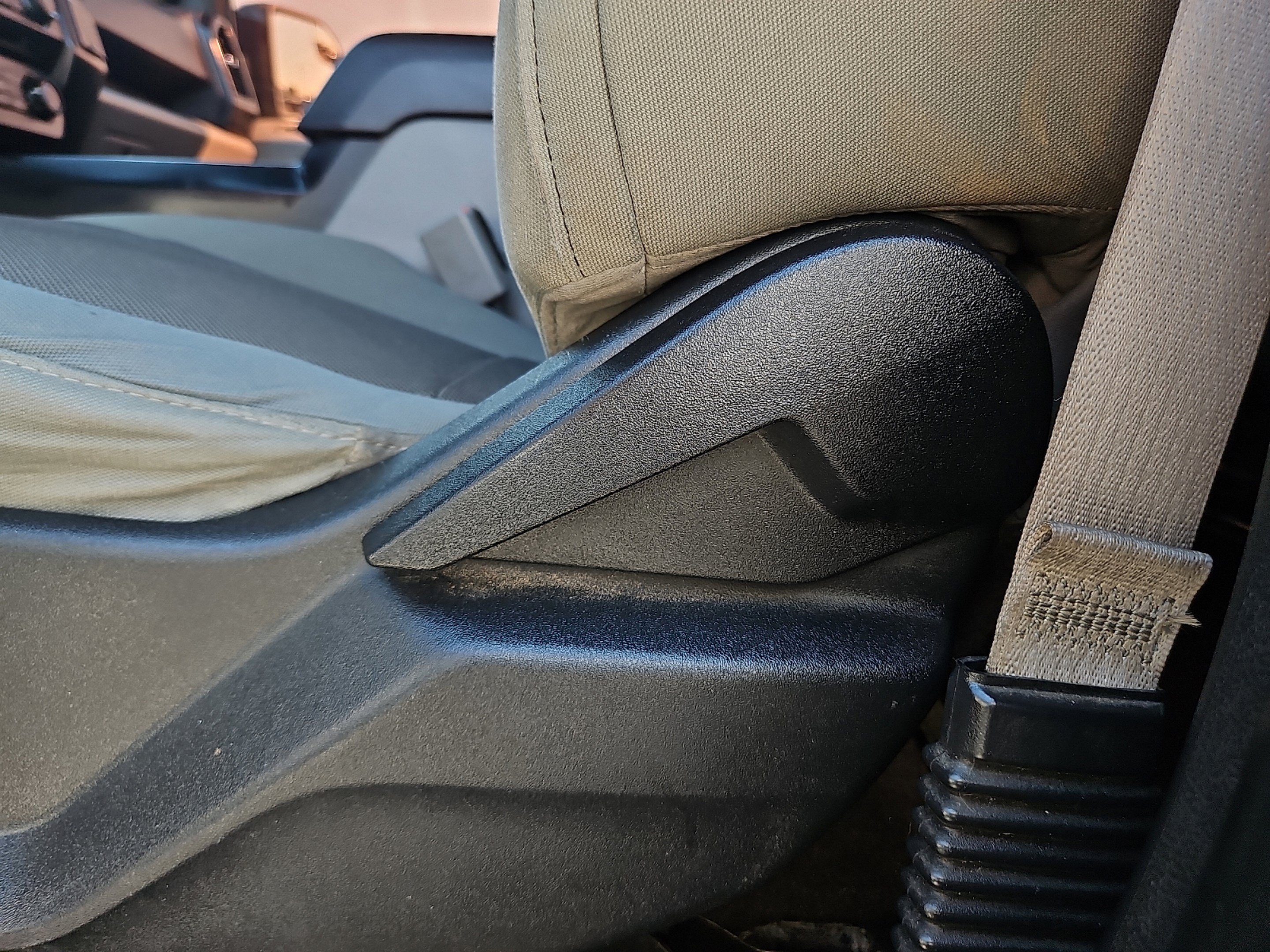 Used 2016 Shadow Black Ford XL image 13