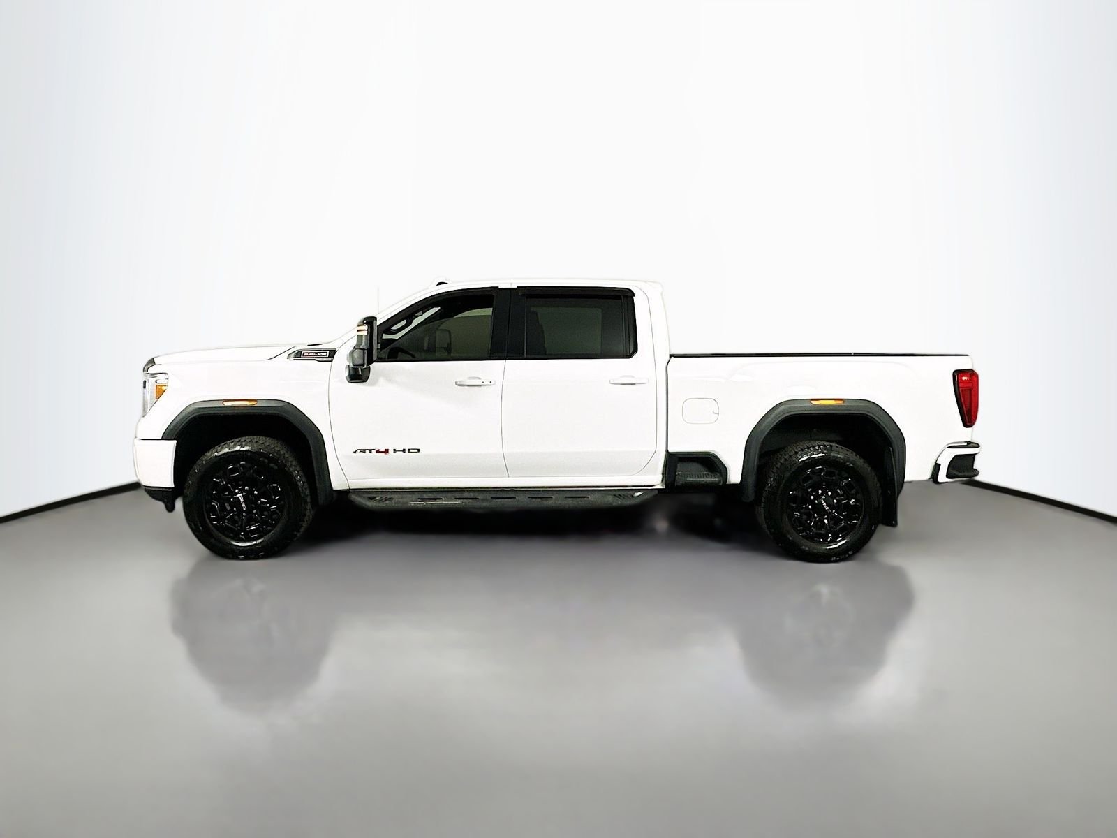 Used 2022 Summit White GMC AT4 image 5