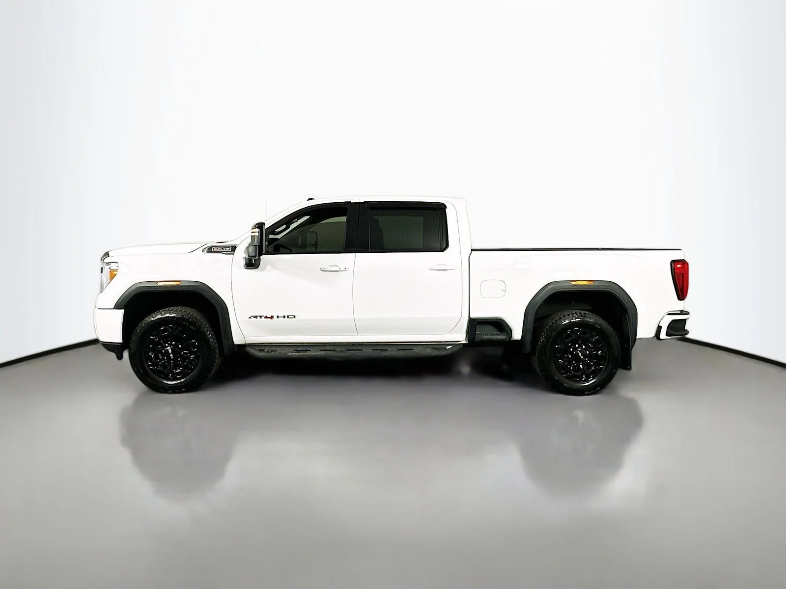 Used 2022 Summit White GMC AT4 image 5