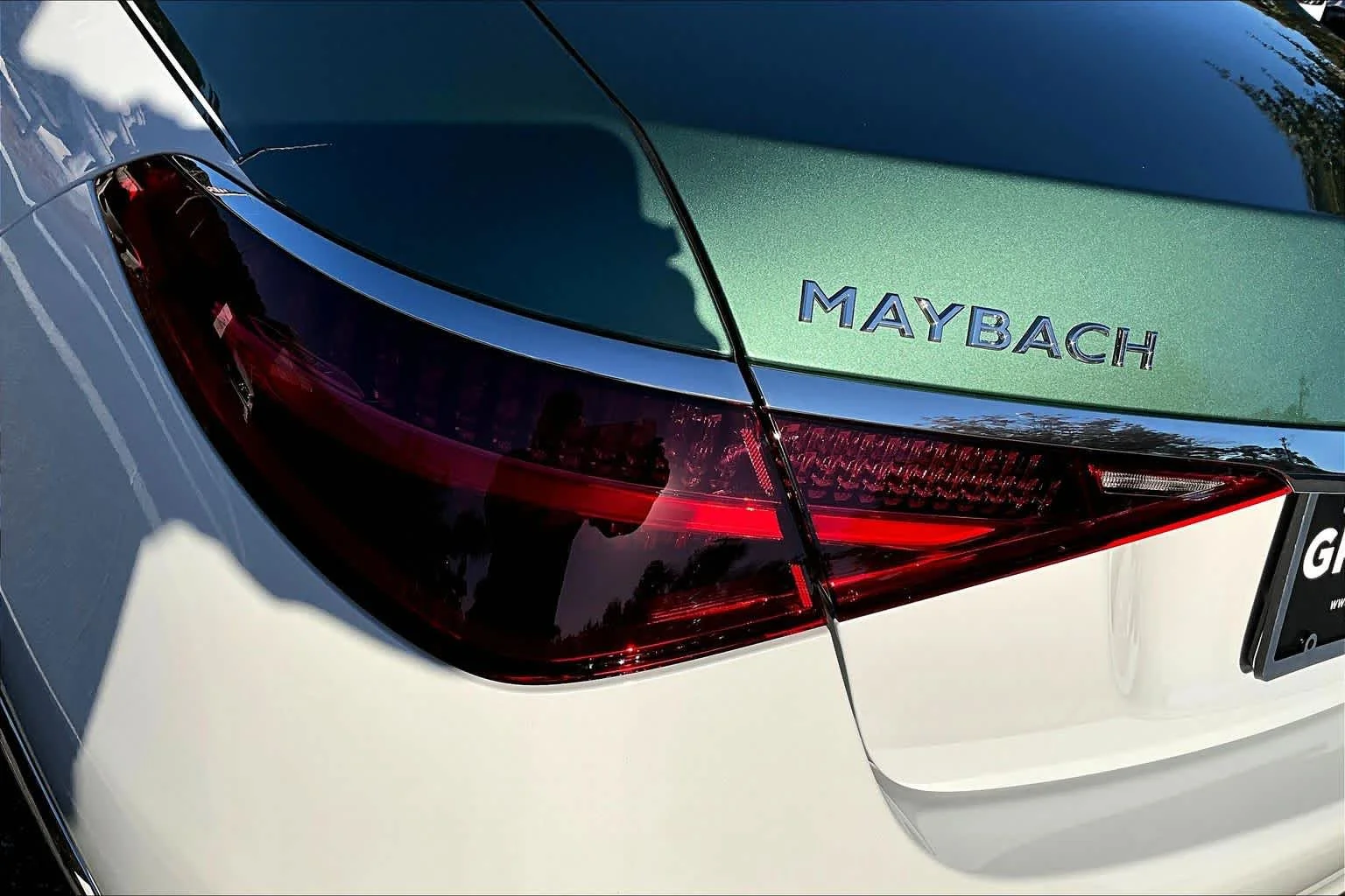 New 2026 MANUFAKTUR Moonlight White Metallic Mercedes-Benz Maybach S 680 image 12