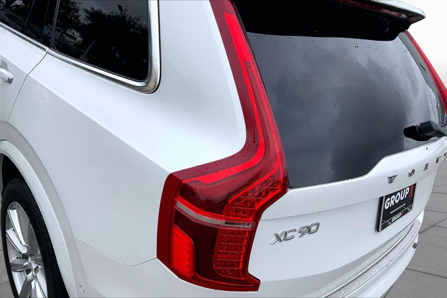 Used 2018  Volvo Inscription image 26