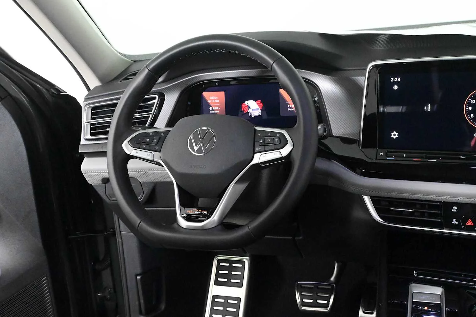 New 2026 Avocado Green Pearl Volkswagen 2.0T Peak Edition image 3