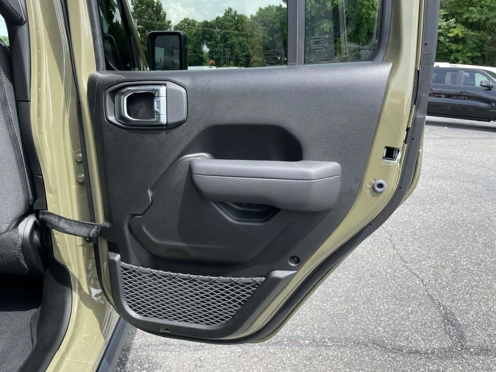 New 2025 41 Exterior Paint Jeep Willys Apex image 18