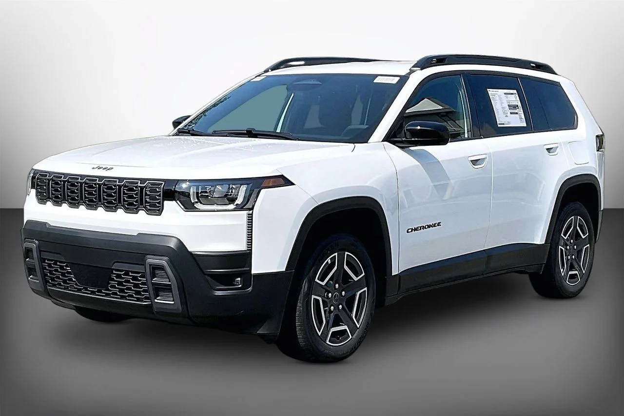 New 2026 Bright White Clearcoat Jeep Laredo image 4
