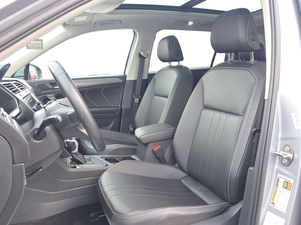 Used 2024 Gray Volkswagen 2.0T SE image 28