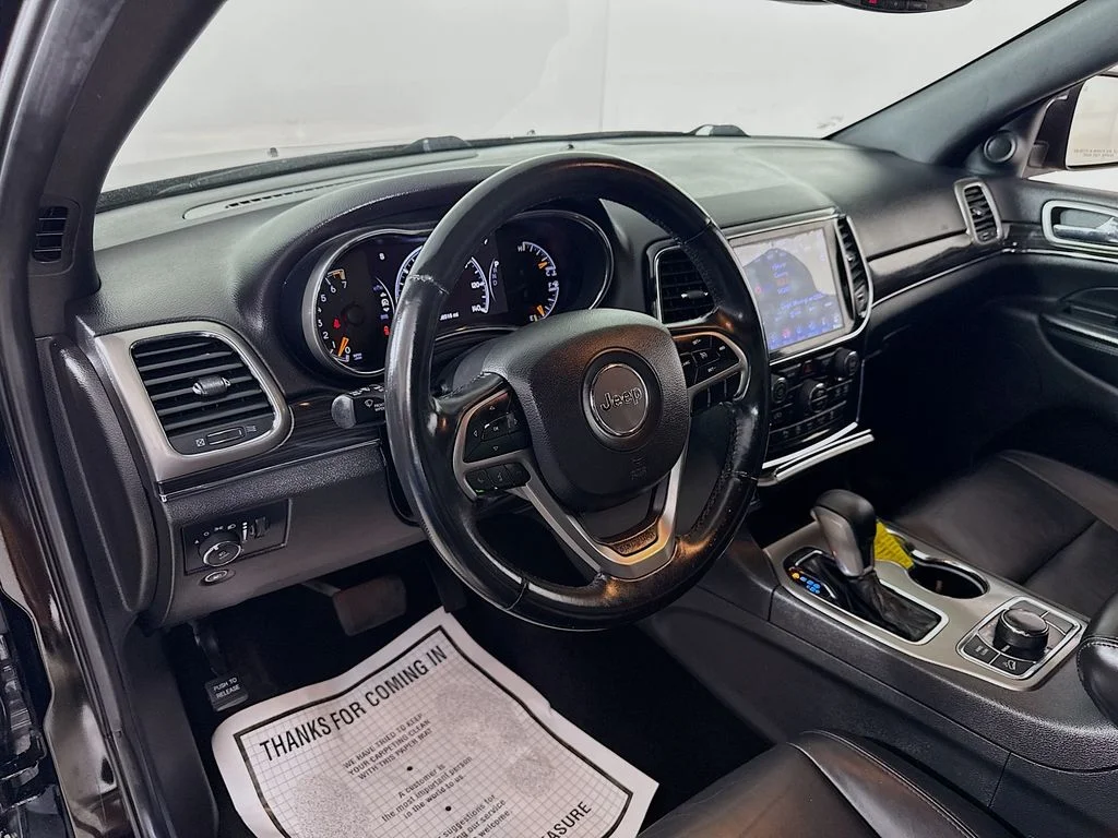 Used 2019 Diamond Black Crystal Pearlcoat Jeep Limited image 14