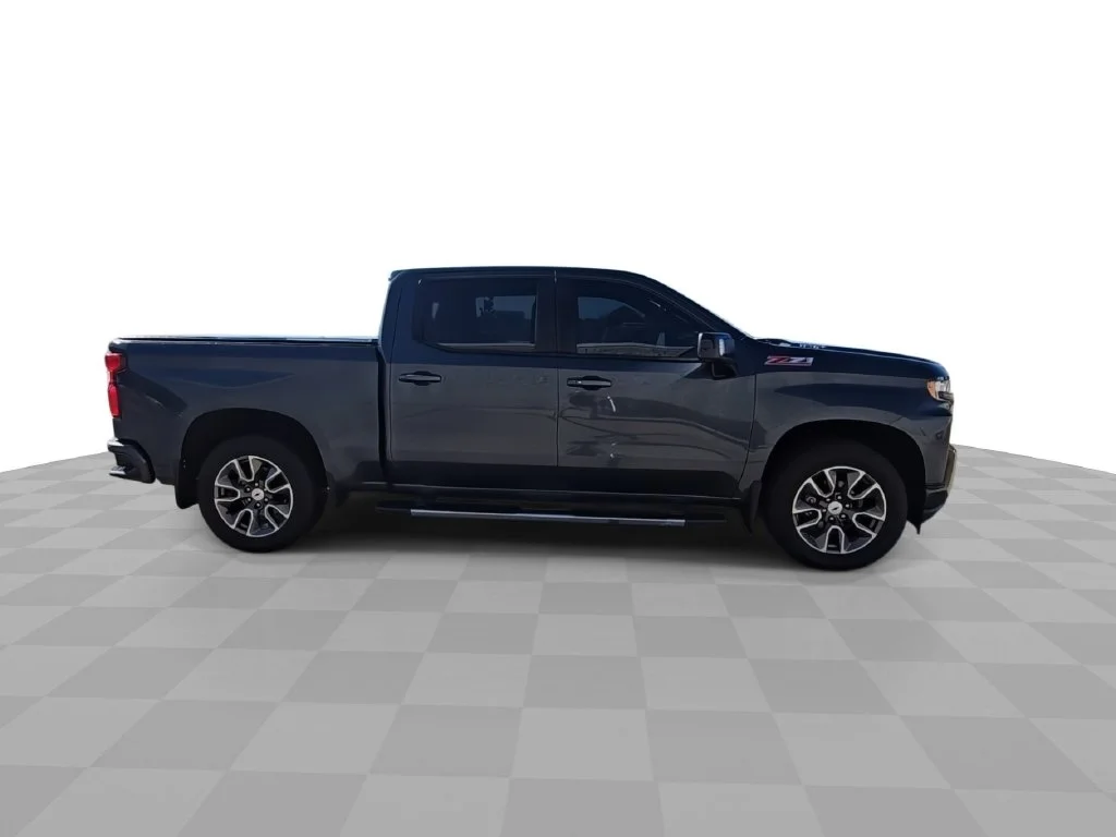 Used 2021 Gray Chevrolet RST image 9