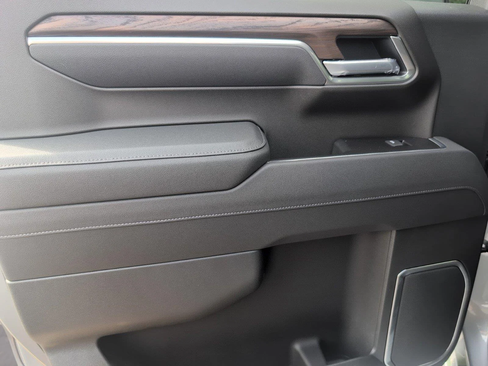 New 2026 Sterling Metallic GMC SLT image 22