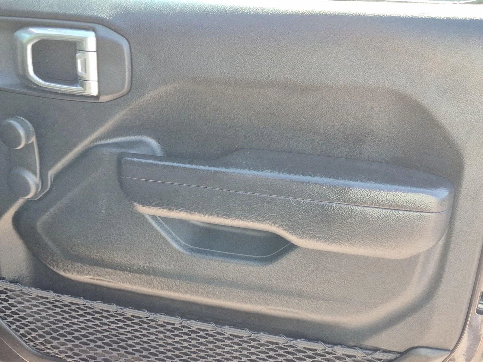 Used 2022 Granite Crystal Metallic Clearcoat Jeep Unlimited Sport image 30