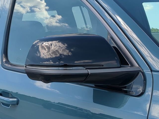 New 2026 Steel Blue Exterior Paint Jeep Limited Reserve image 12