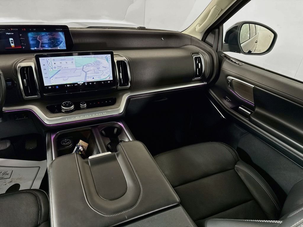 Used 2025 Agate Black Metallic Ford Platinum image 26