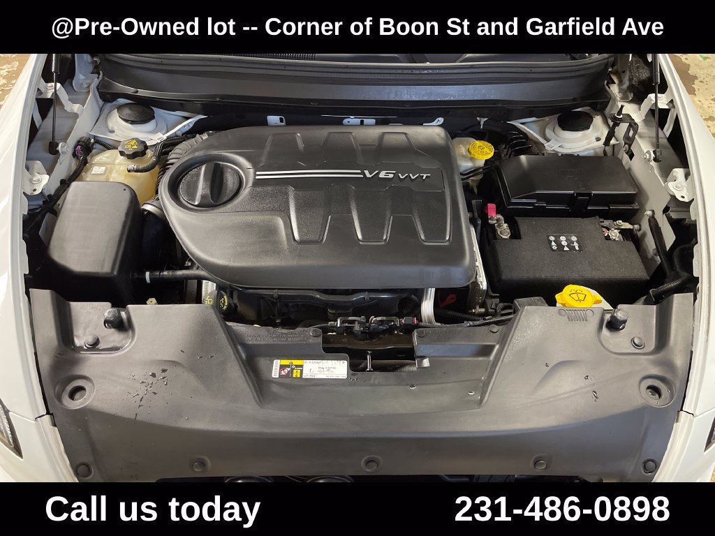 Used 2016  Jeep LATITUDE image 10