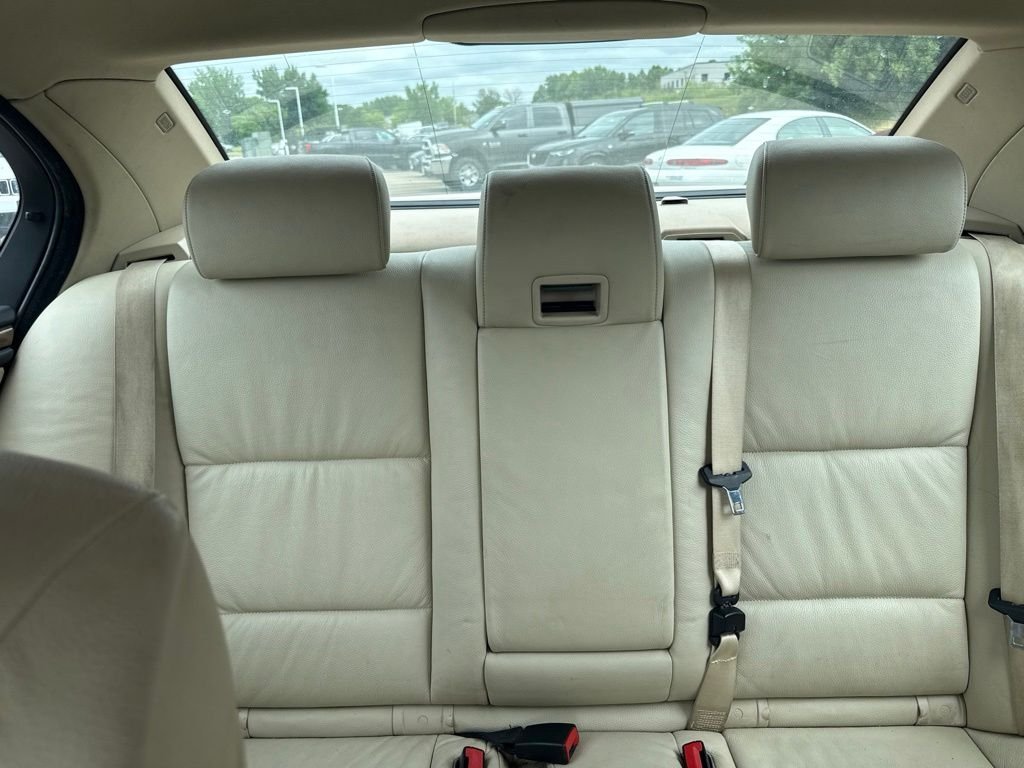Used 2008 White BMW 535xi image 20
