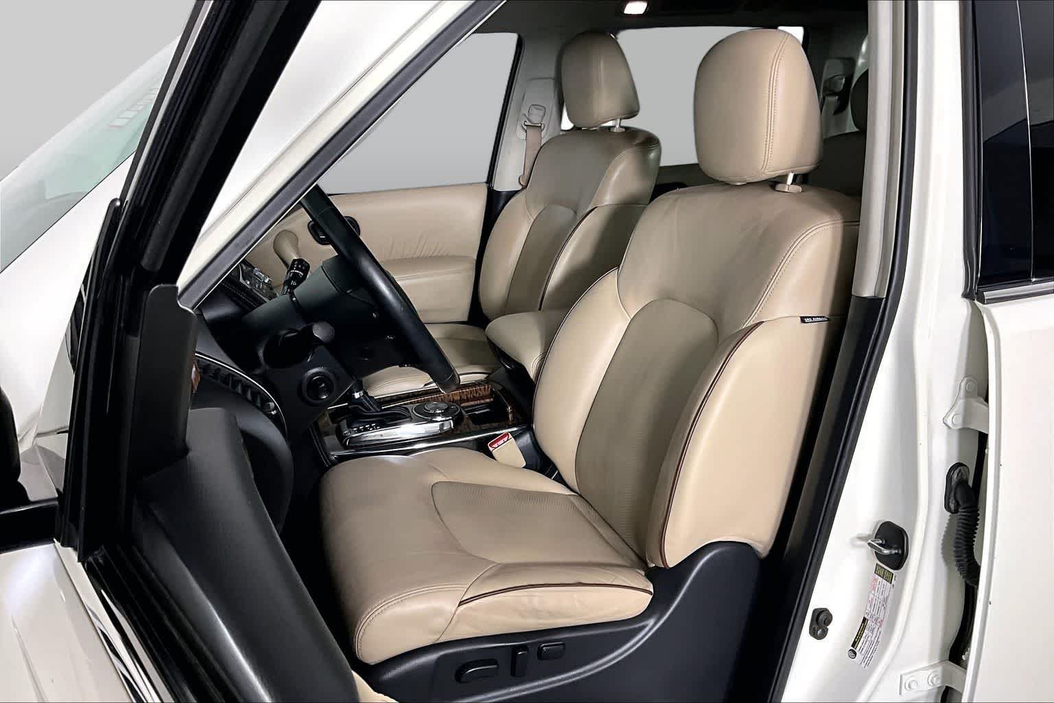 Used 2019 Pearl White Tricoat Nissan SL image 8