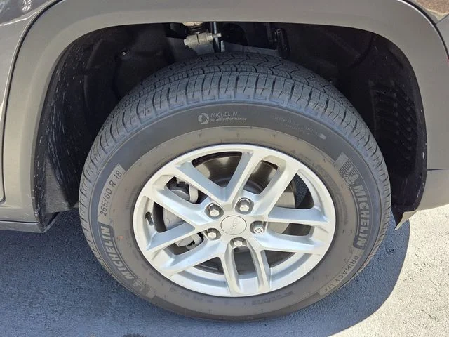 Used 2025 Gray Jeep Laredo X image 8