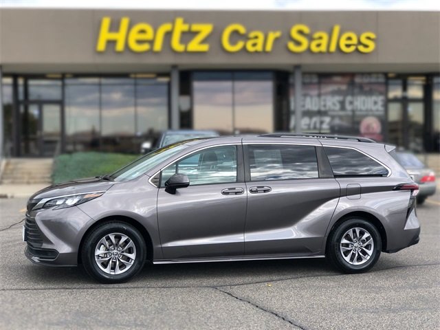 2024 Toyota Sienna LE