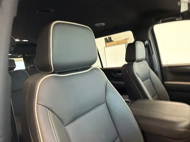Used 2025 White GMC Elevation image 42