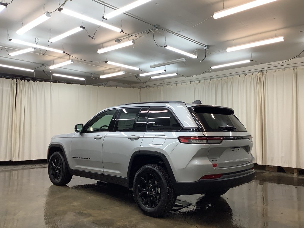 2026 Jeep Grand Cherokee Laredo - Photo 8