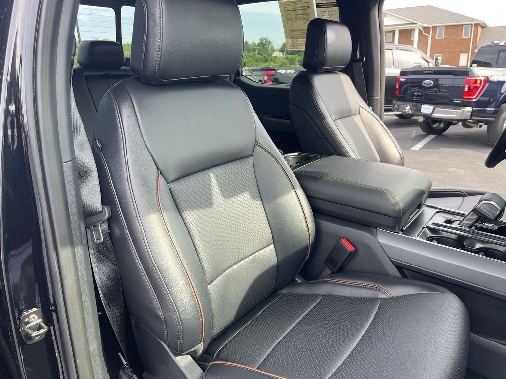 Used 2025 Black Ford Lariat image 25