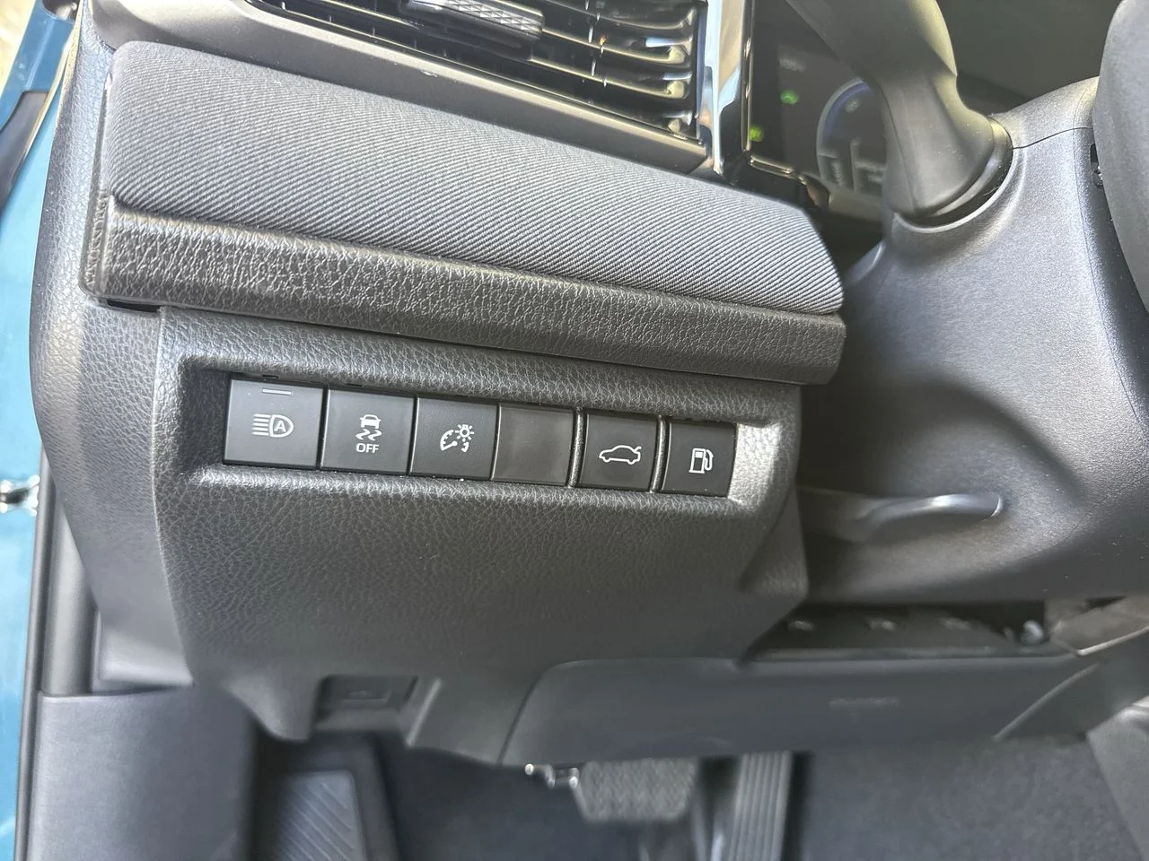 Used 2025 Ocean Gem Toyota LE image 18