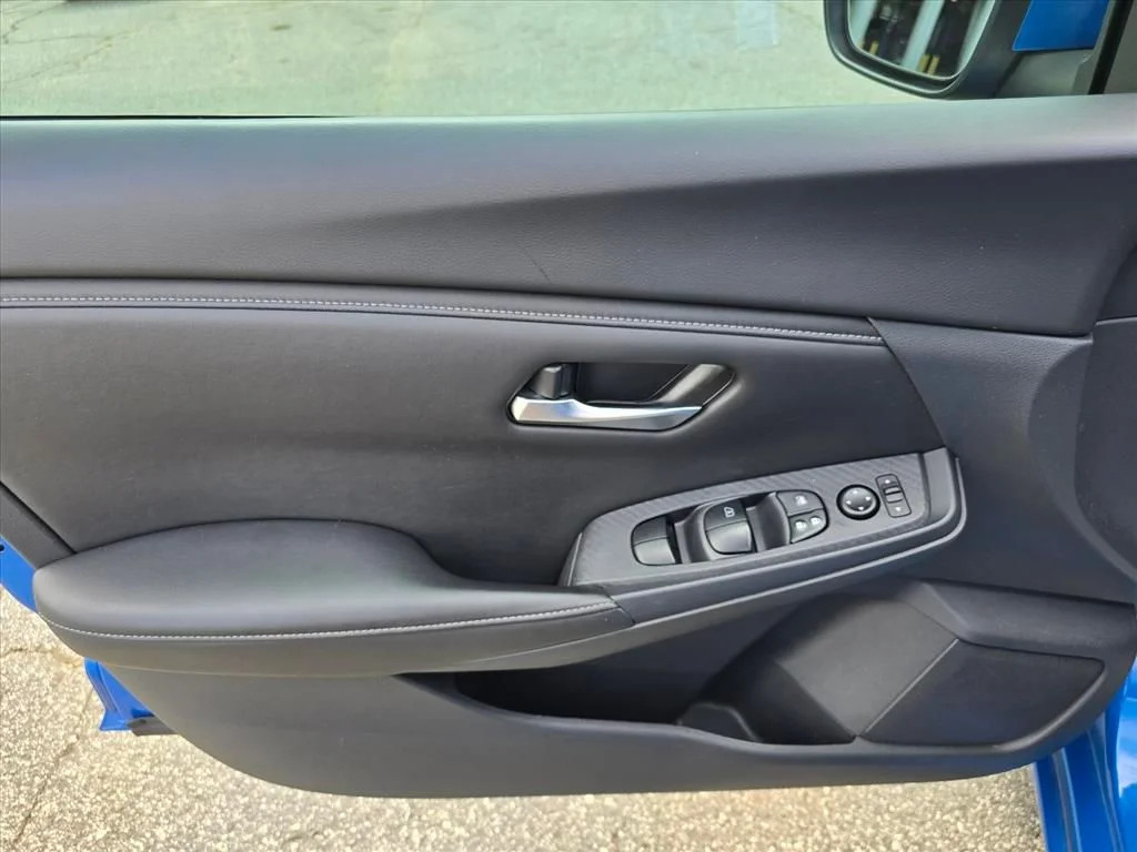 Used 2024 Blue Nissan SV image 9