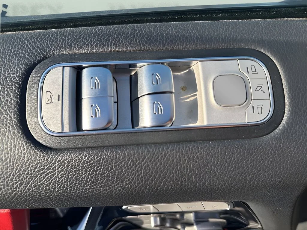 Used 2024 Black Mercedes-Benz G 550 image 27
