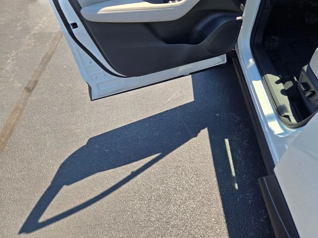 Used 2023 White Nissan SV image 18