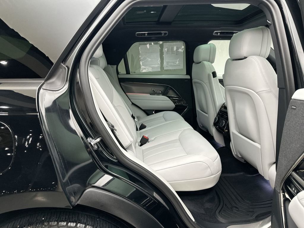Used 2023 Santorini Black Metallic Land Rover SE image 19