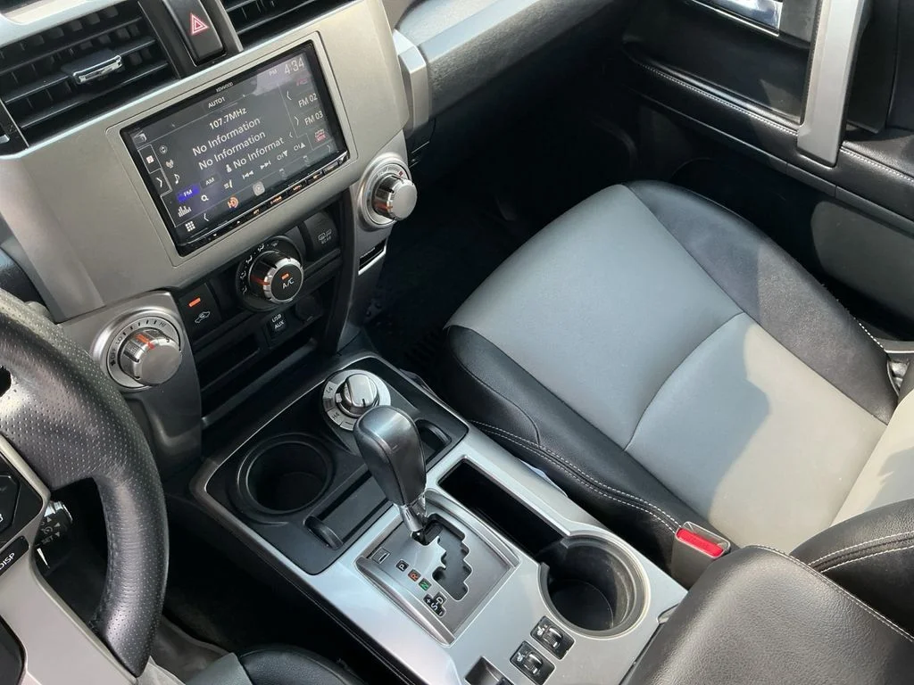 Used 2016 Silver Toyota SR5 Premium image 18