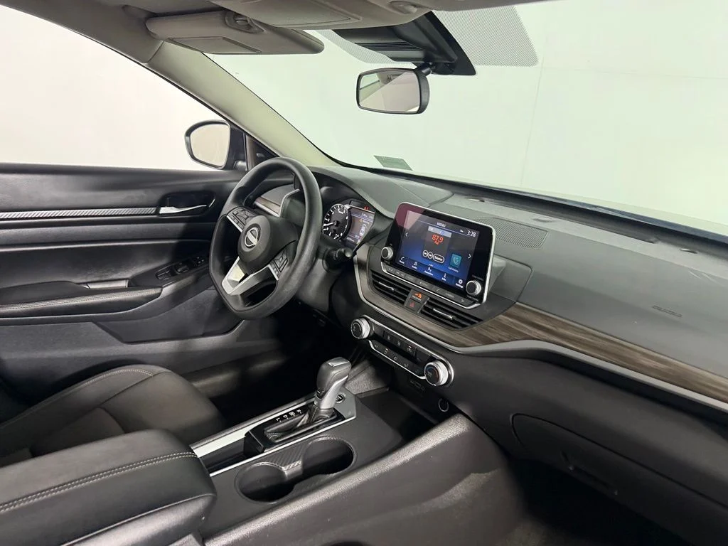 2025 Nissan Altima SV - Photo 32