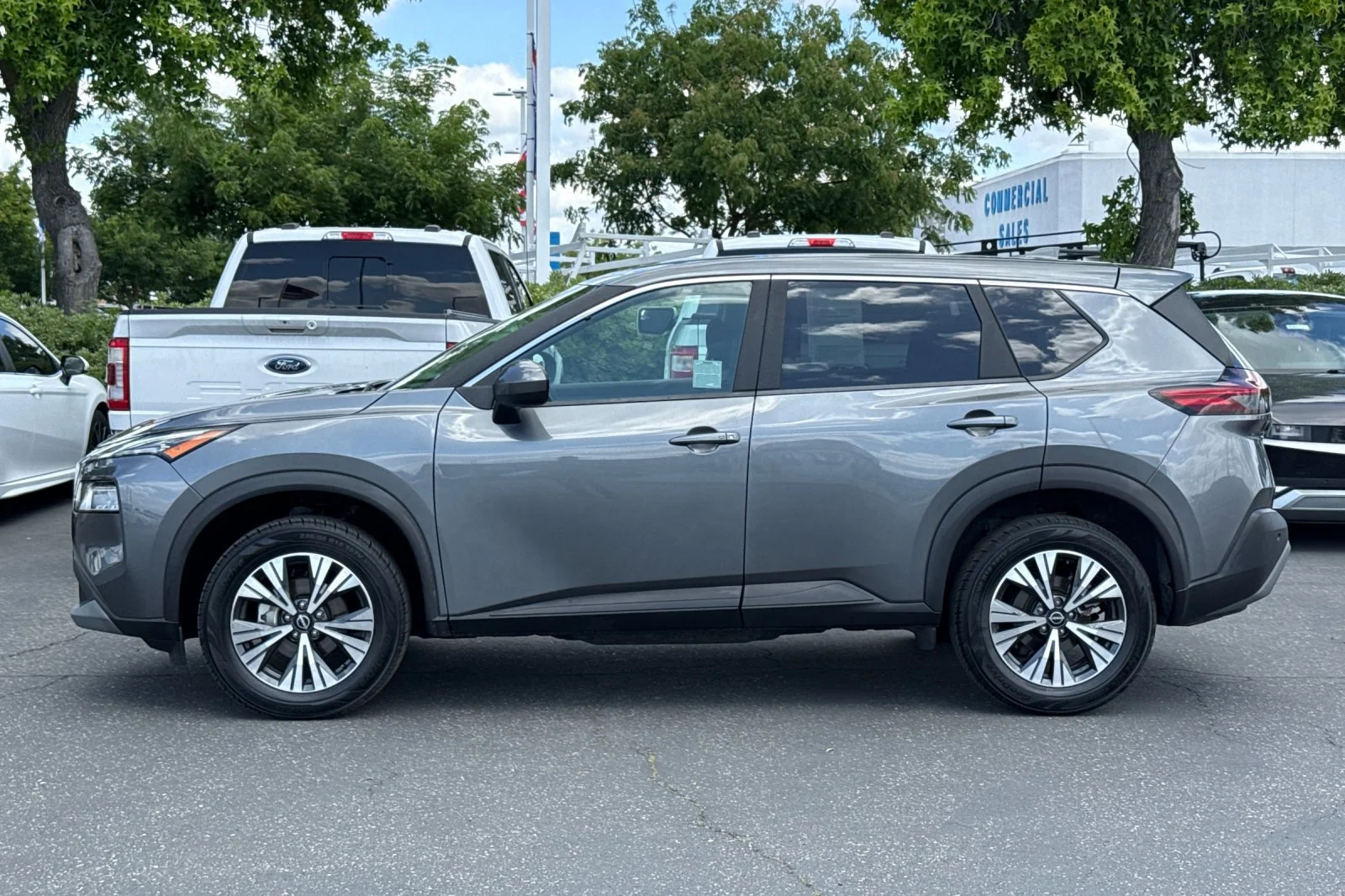 Used 2023 Gun Metallic Nissan SV image 7