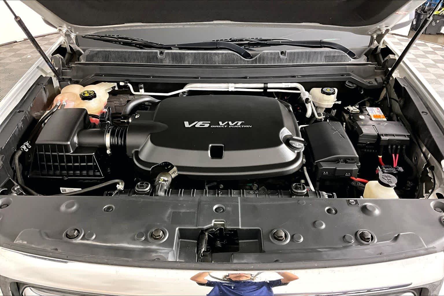 Used 2019 Quicksilver Metallic GMC 2WD SLT image 31