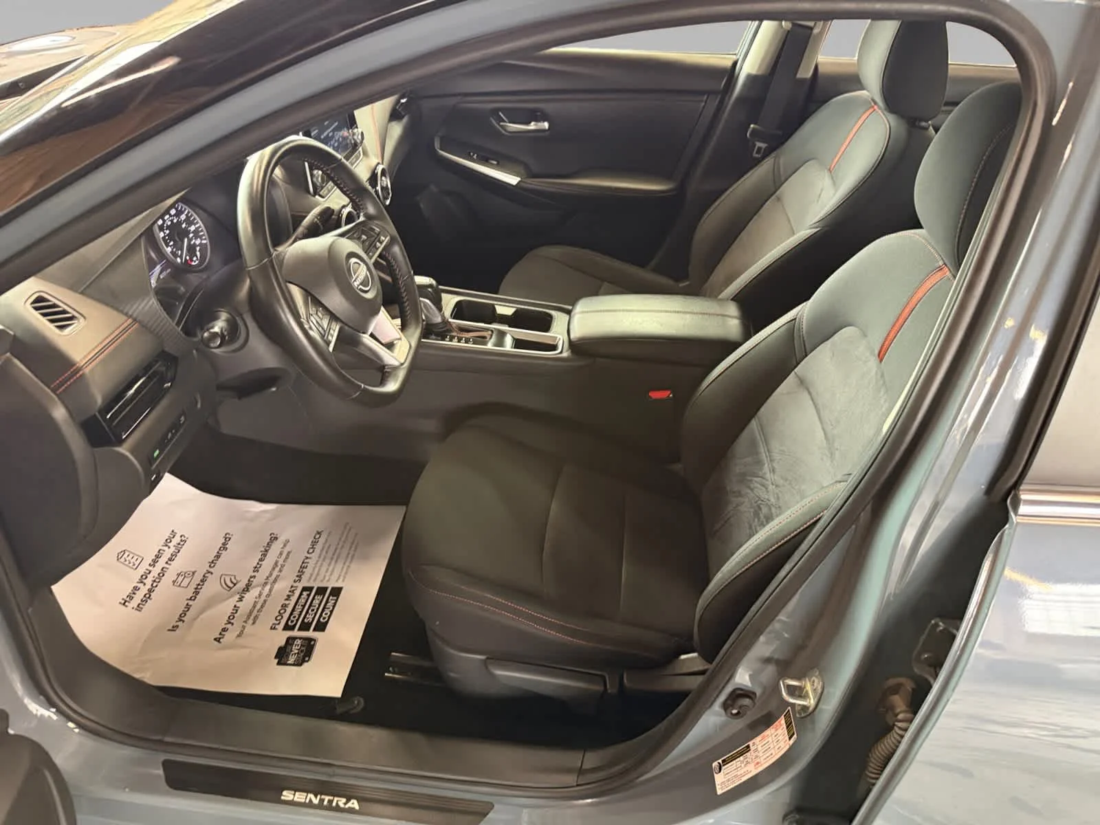 Used 2025 Atlantic Gray Metallic/Super Black Nissan SR image 11